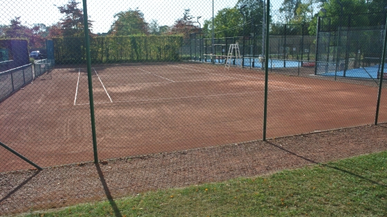 tennisveld van het Gemeentelijk Tenniscentrum Zwevegem