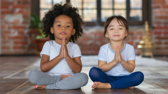 kinderen doen yoga