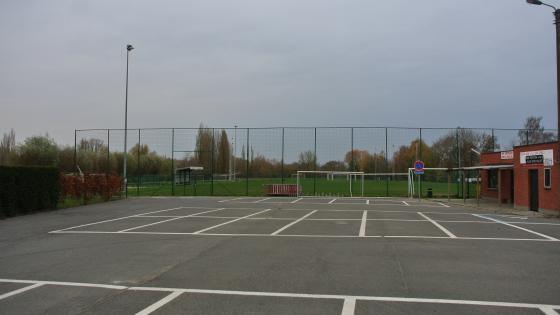 een foto van de parking van het Gemeentelijk Sportterrein Knokke