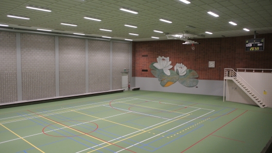 een foto van de sporthal van Sportpunt Zwevegem
