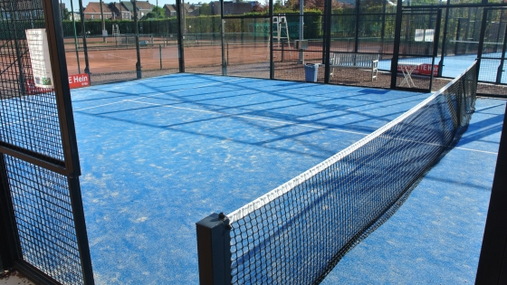 tennisveld van het Gemeentelijk Tenniscentrum Zwevegem
